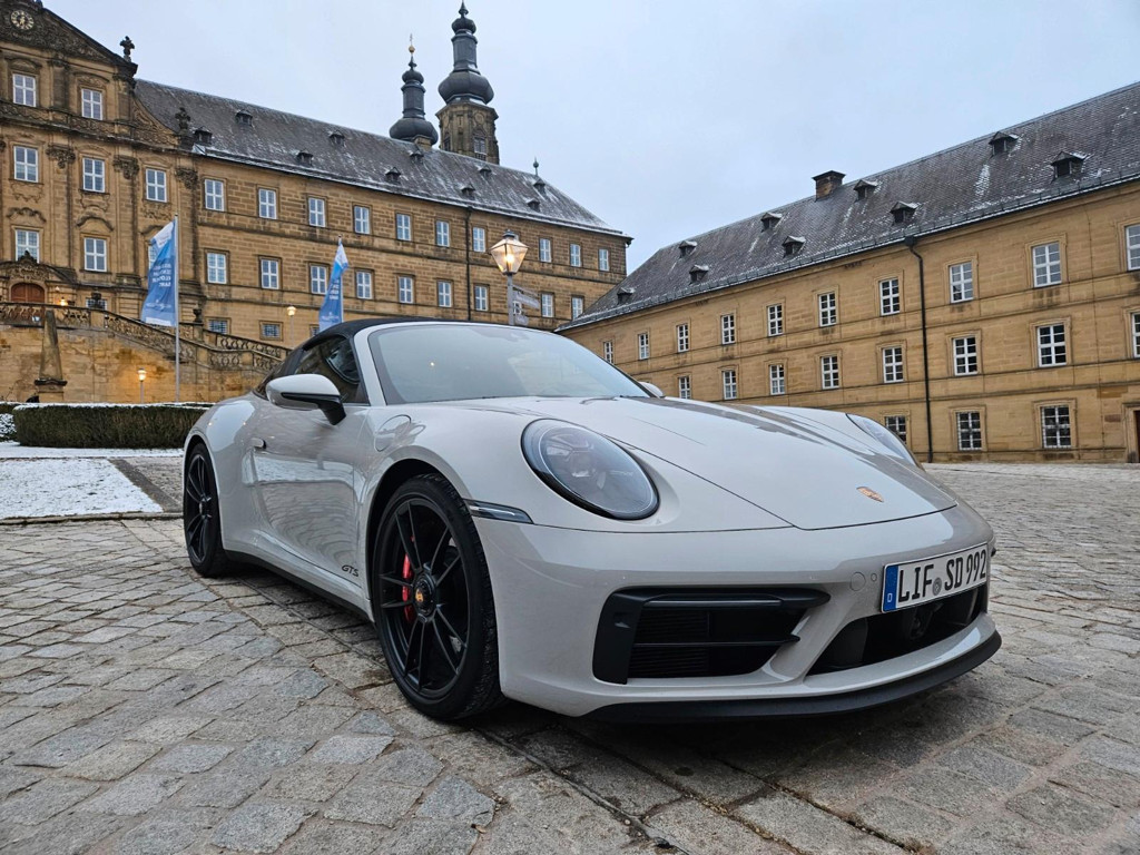 Porsche 992