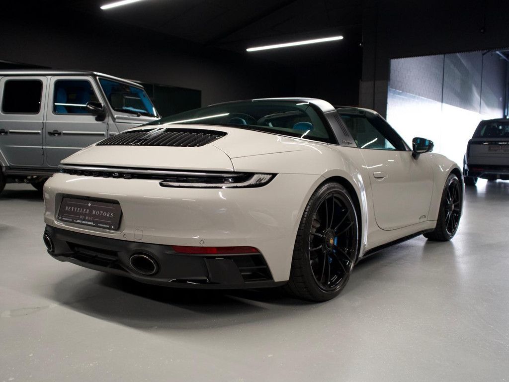 Porsche 992