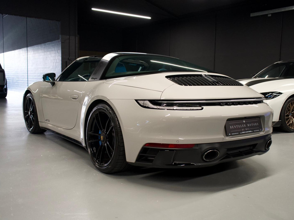 Porsche 992