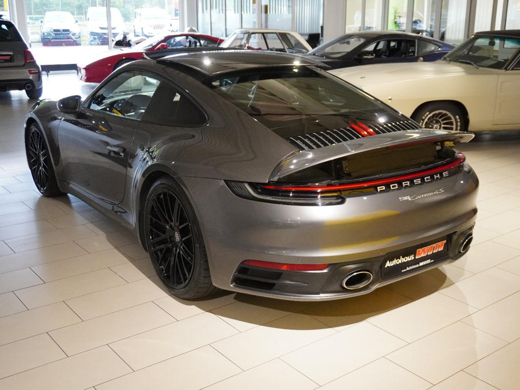 Porsche 992