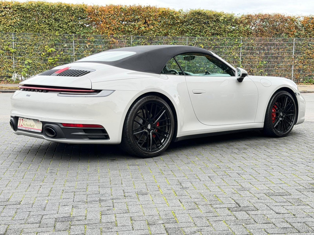 Porsche 992