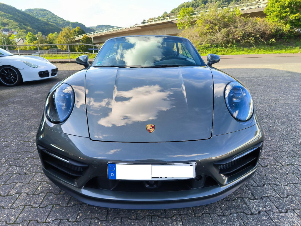 Porsche 992