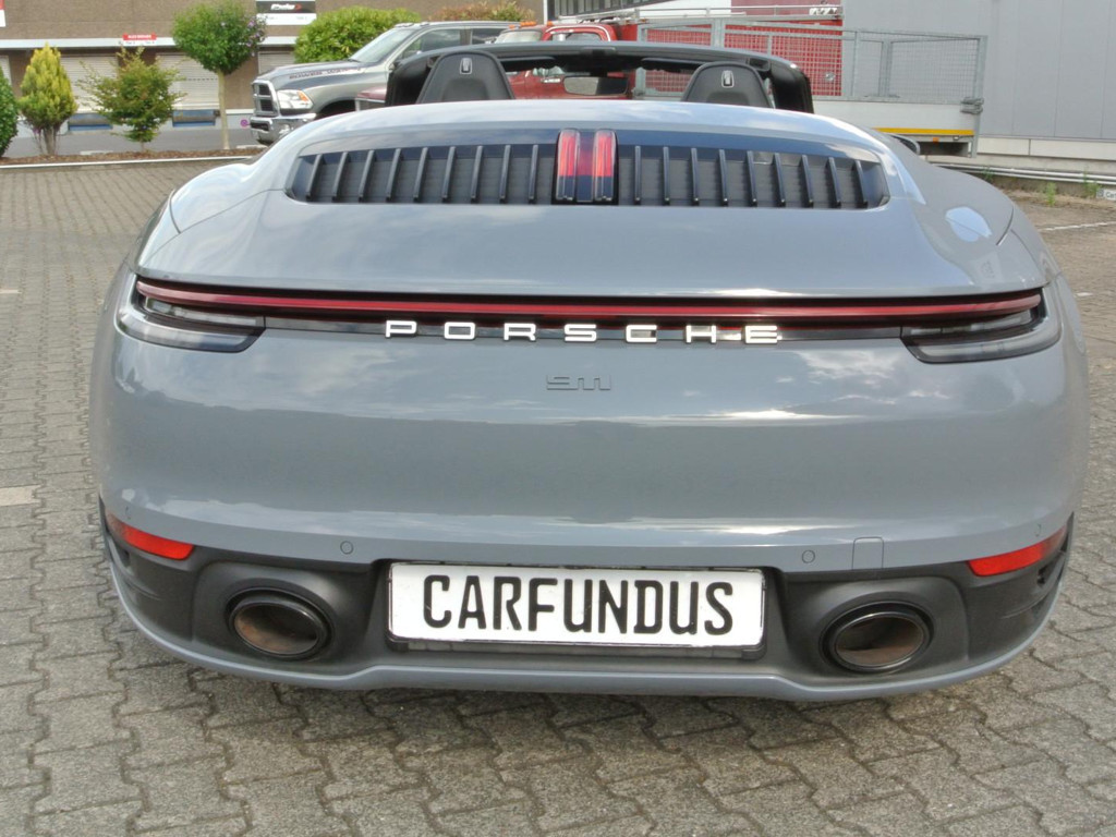 Porsche 992