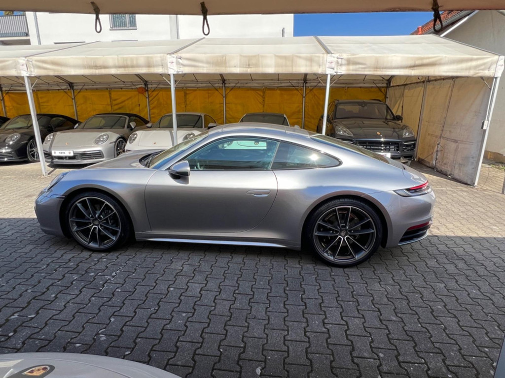 Porsche 992