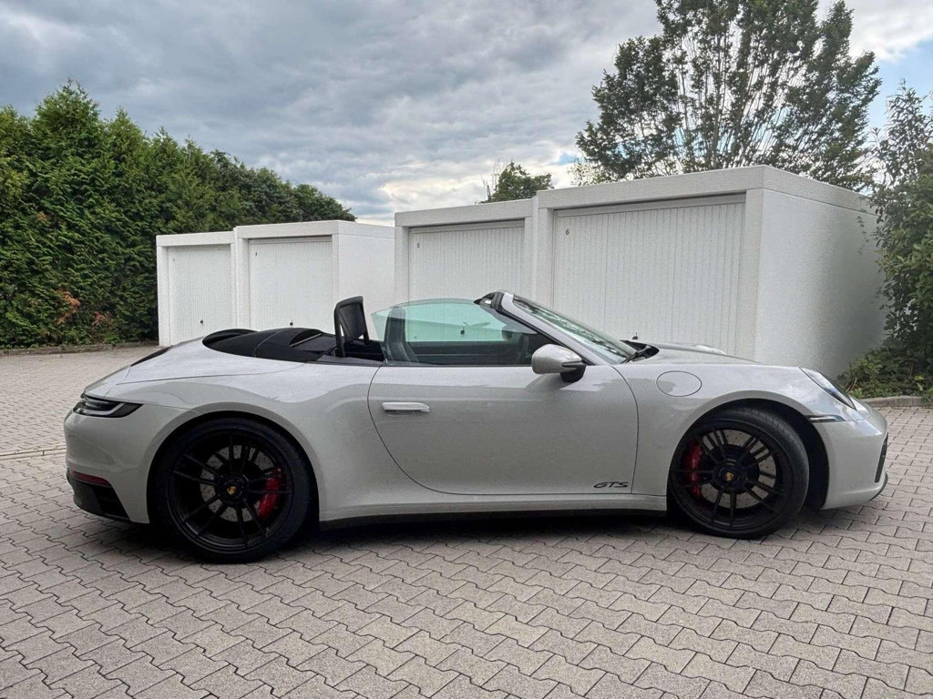 Porsche 992