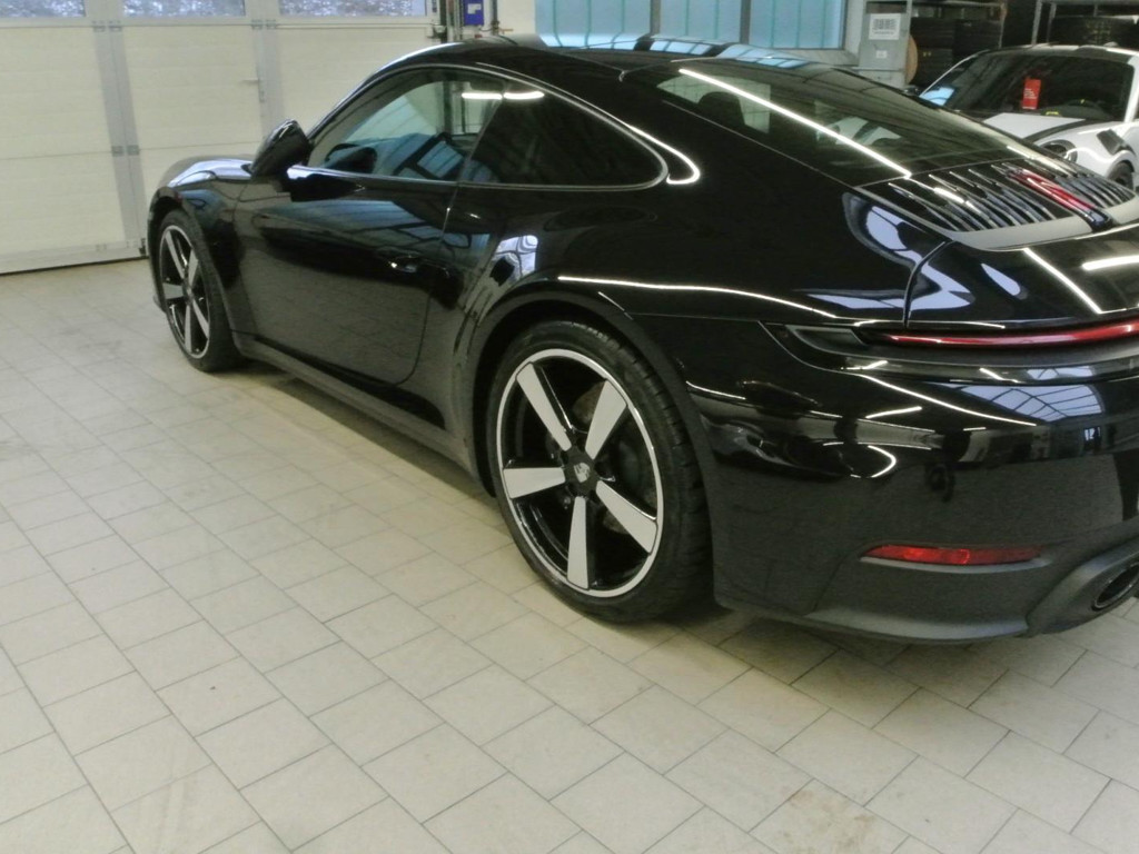 Porsche 992