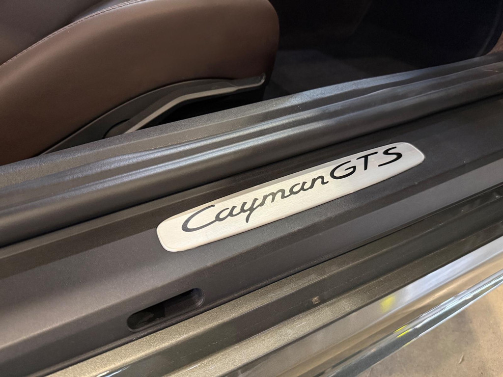Porsche Cayman