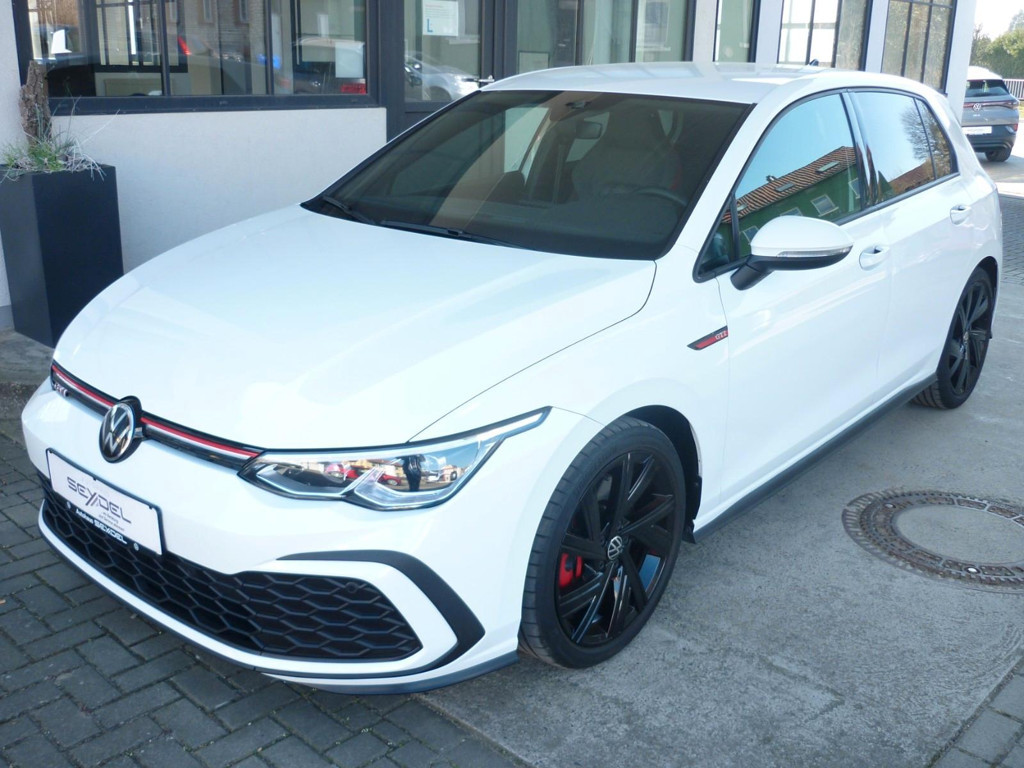 Volkswagen Golf 2022 Benzine