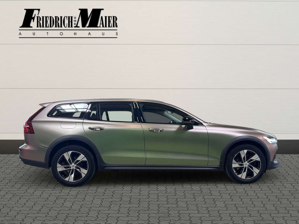 Volvo V60 Cross Country