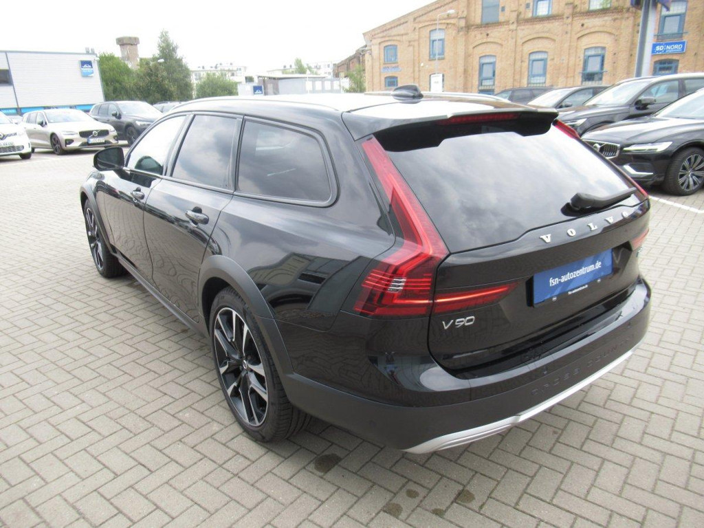 Volvo V90 Cross Country