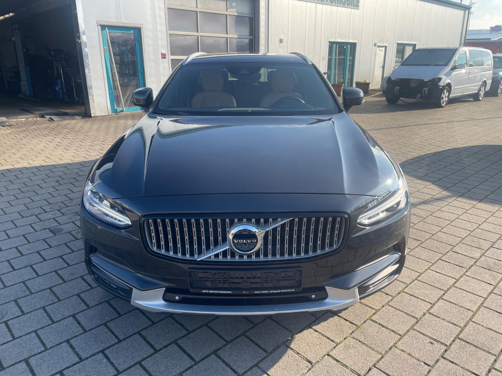 Volvo V90 Cross Country