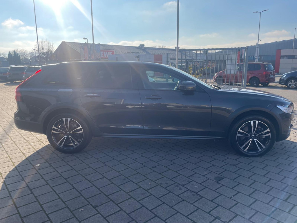 Volvo V90 Cross Country