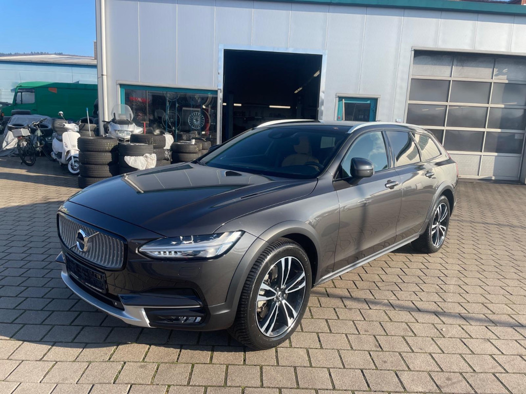 Volvo V90 Cross Country