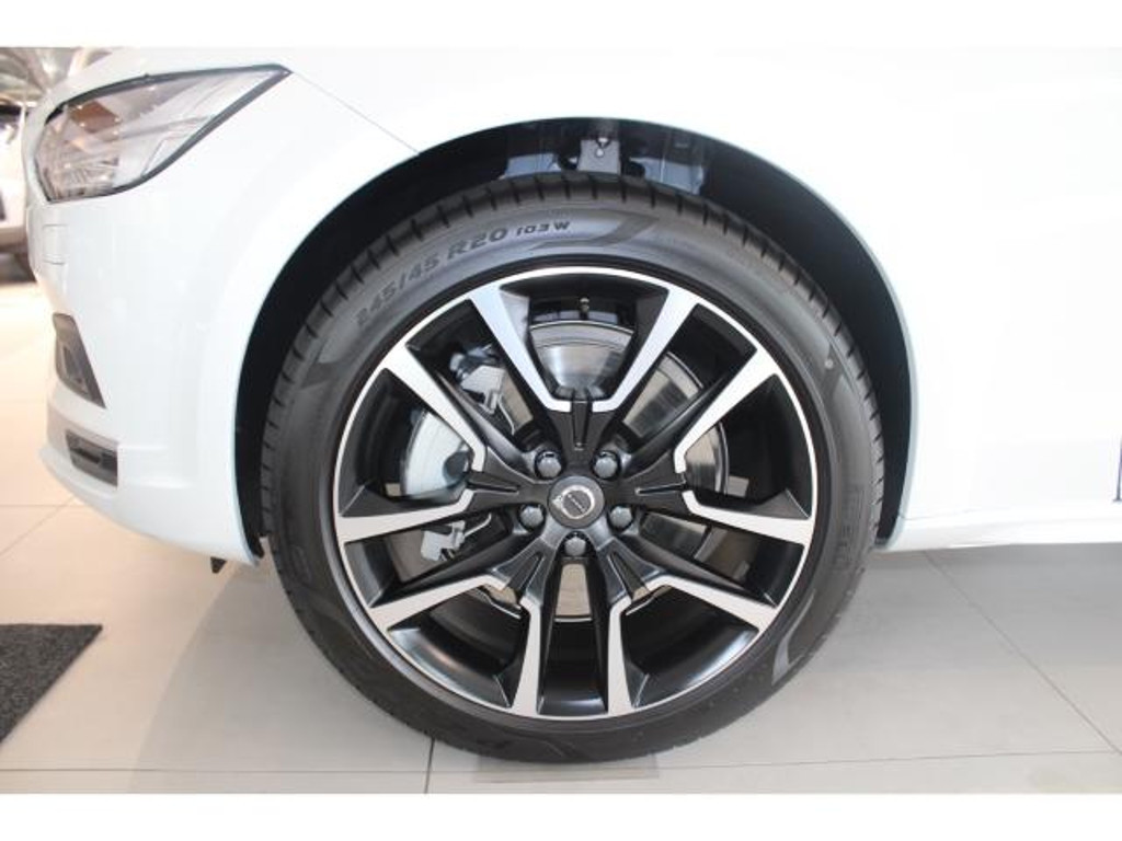 Volvo V90 Cross Country