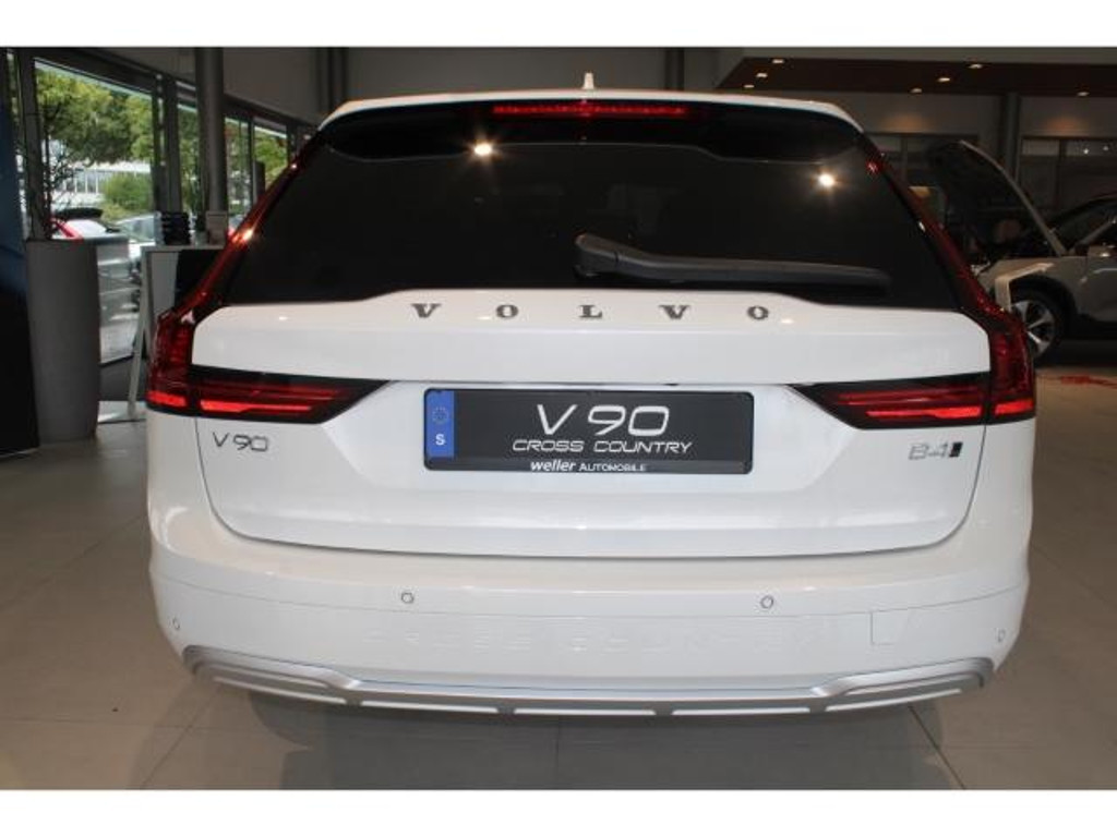Volvo V90 Cross Country