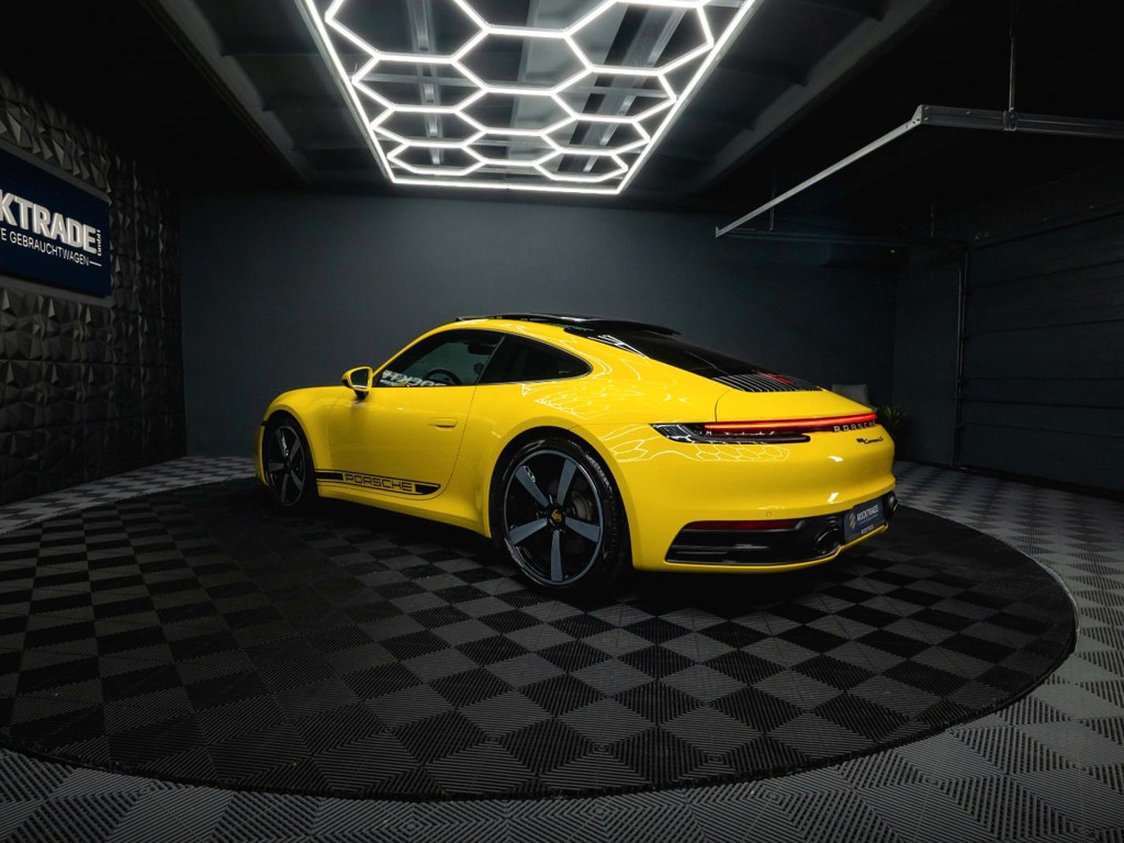 Porsche 992