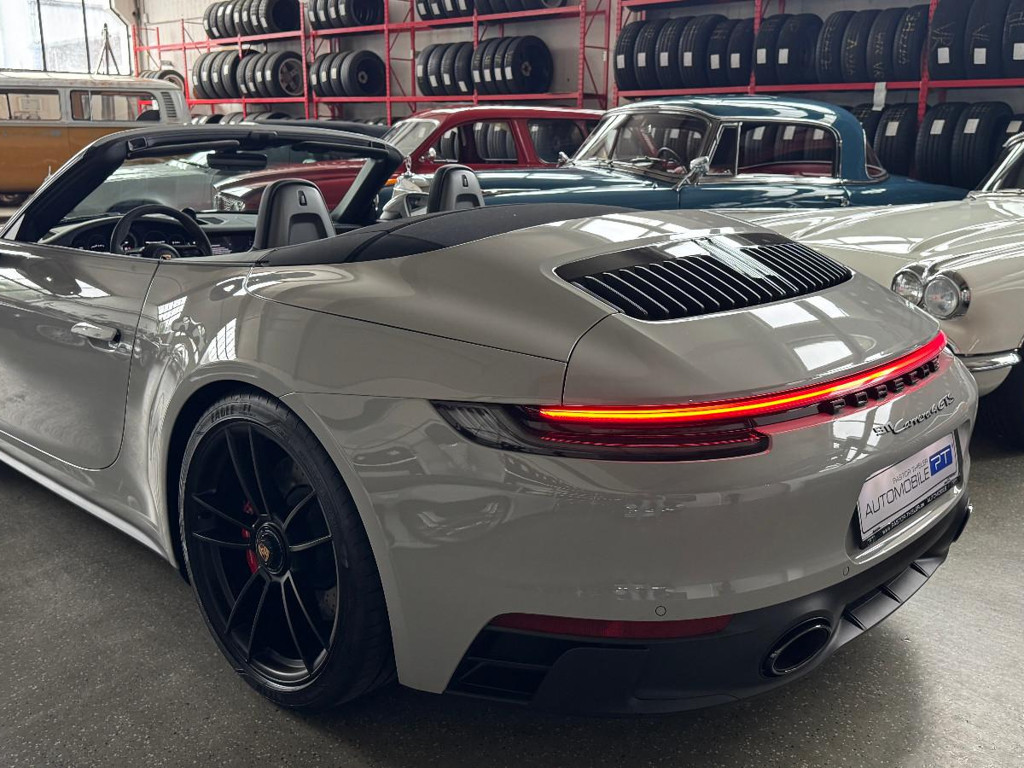 Porsche 992