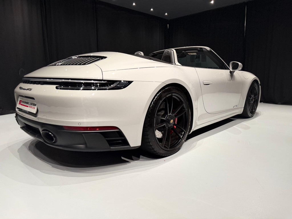 Porsche 992