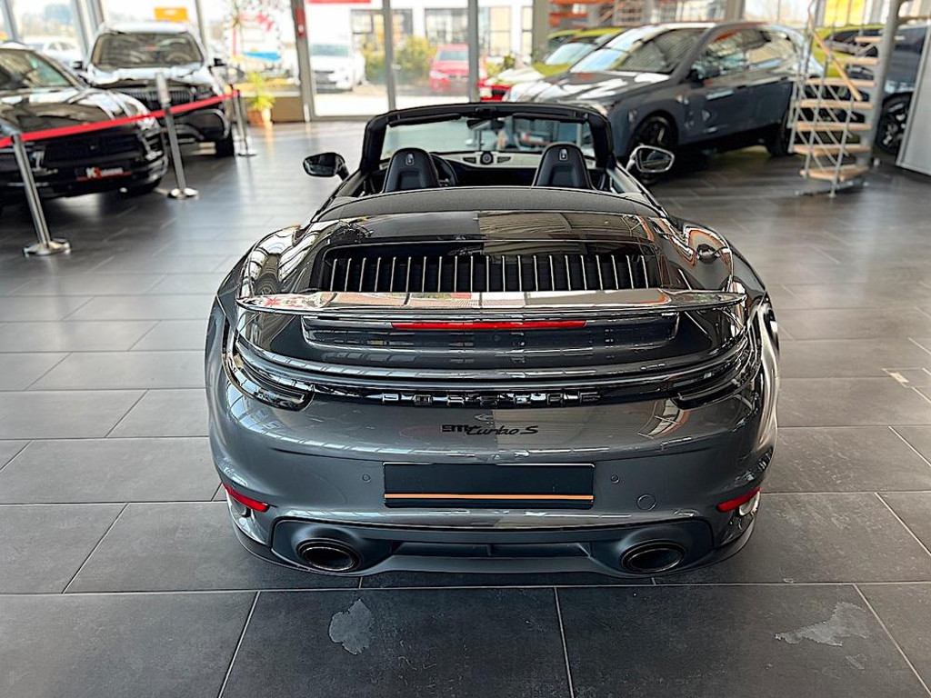 Porsche 992