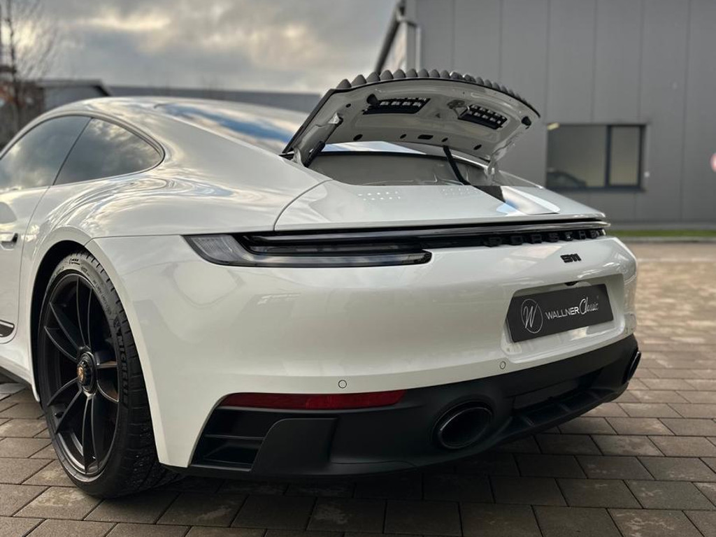 Porsche 992