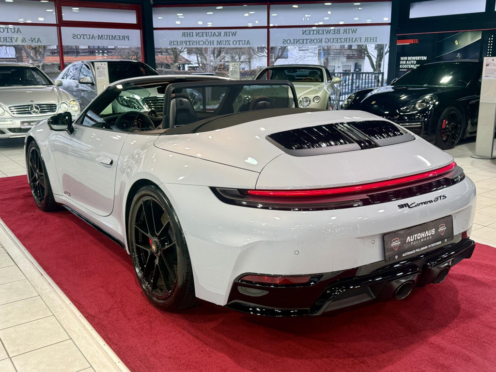 Porsche 992
