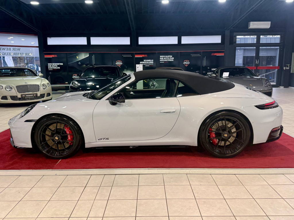 Porsche 992