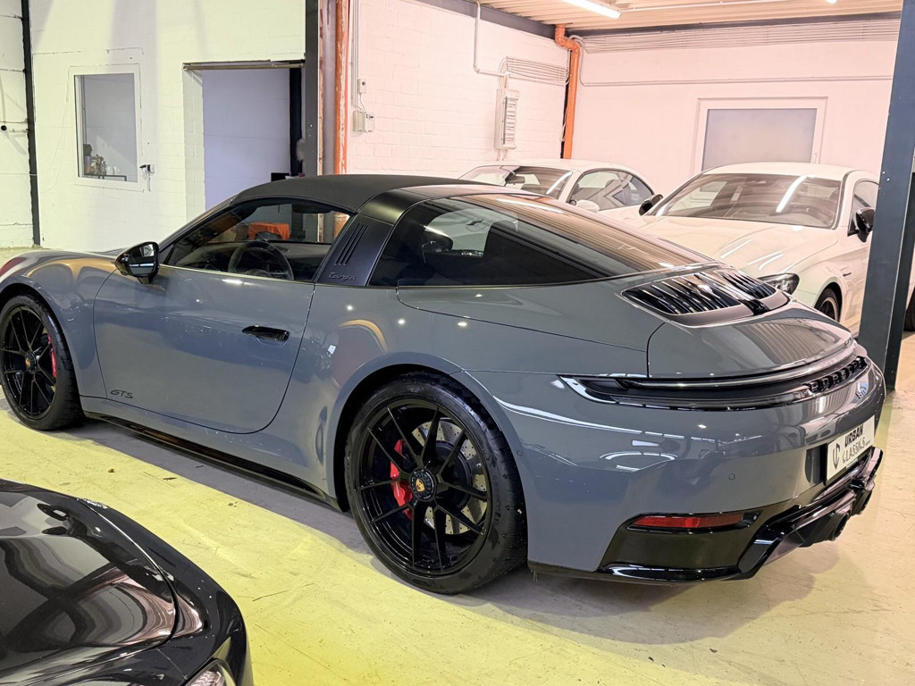 Porsche 992