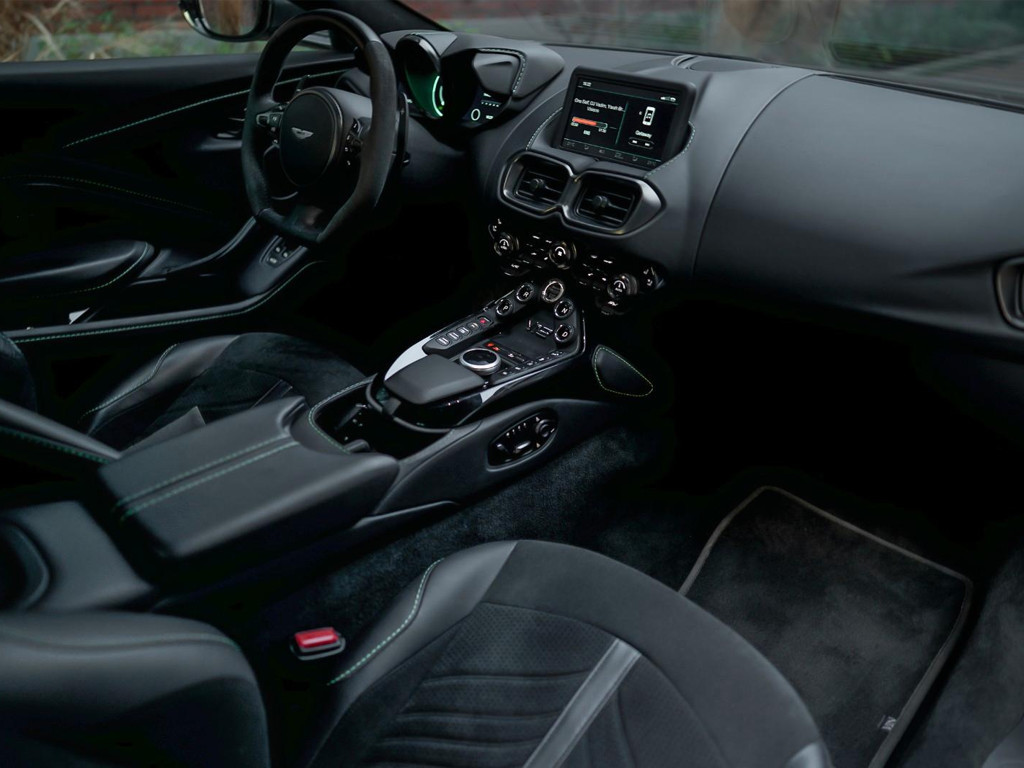 Aston Martin Vantage