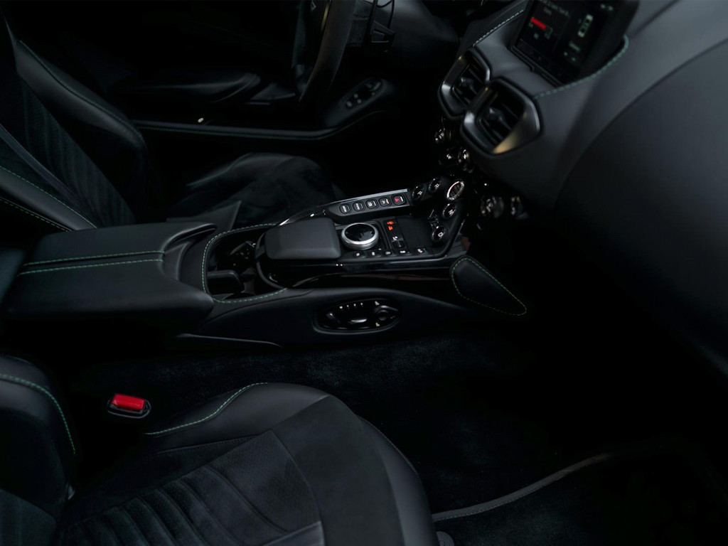 Aston Martin Vantage