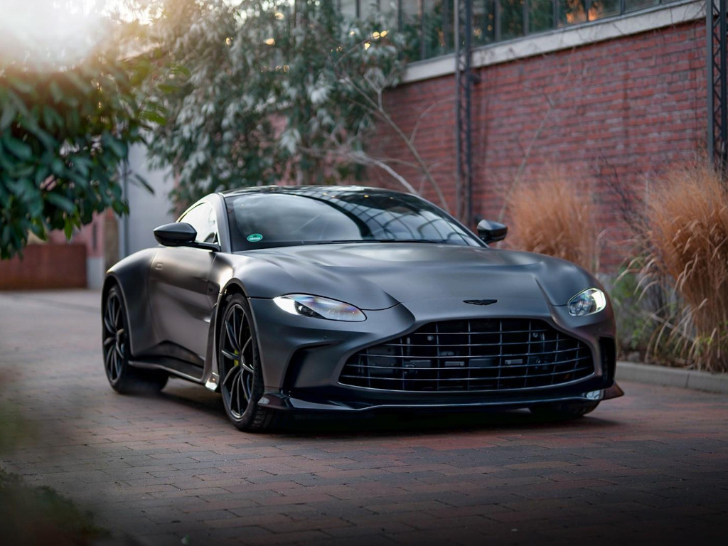 Aston Martin Vantage