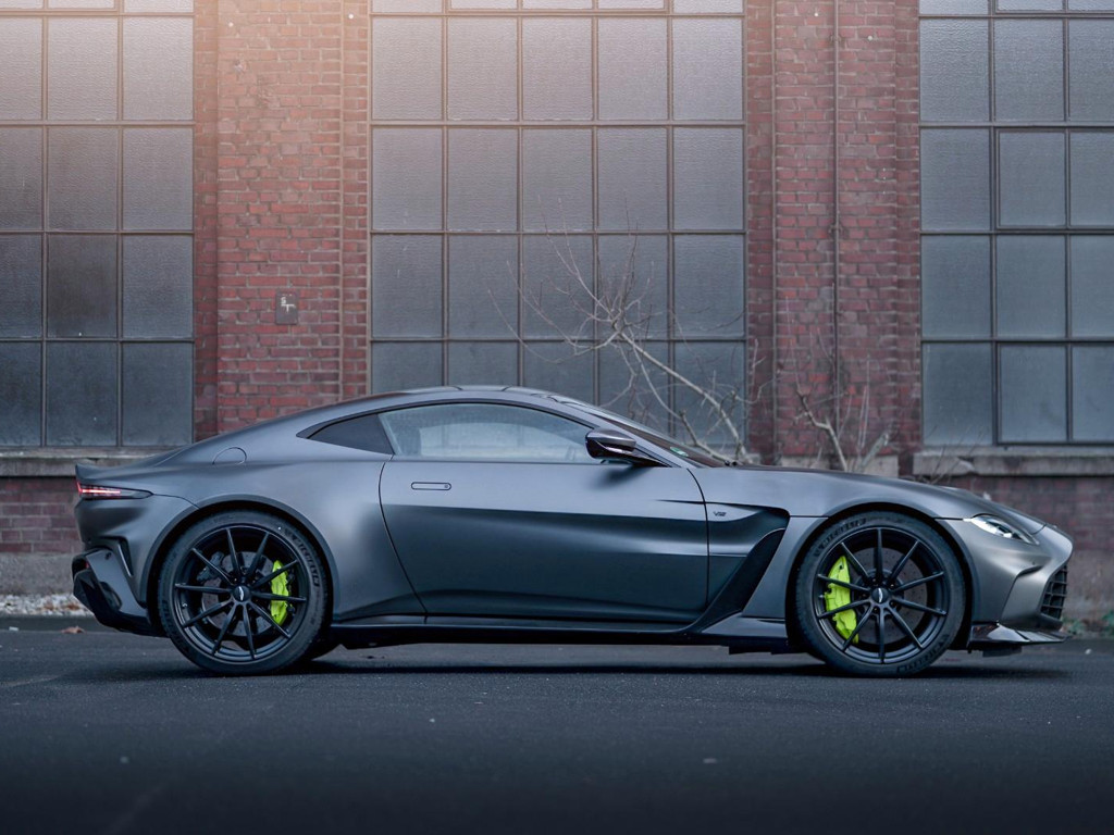 Aston Martin Vantage