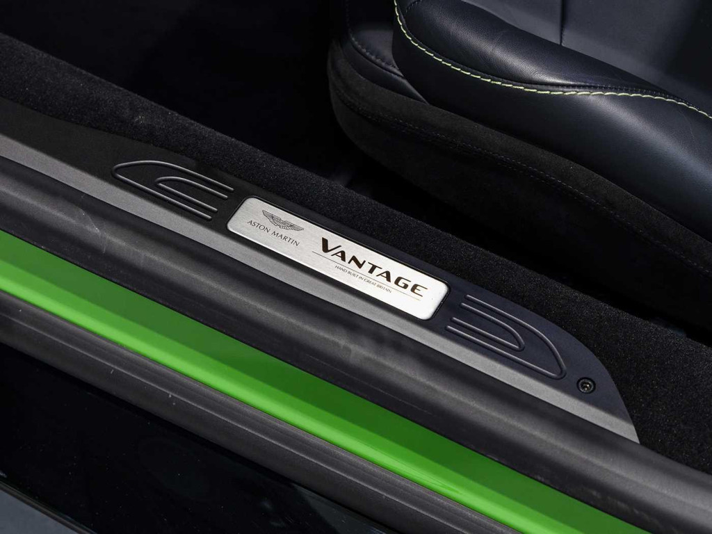 Aston Martin V8 Vantage