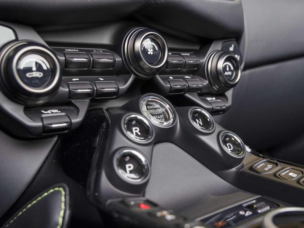 Aston Martin V8 Vantage