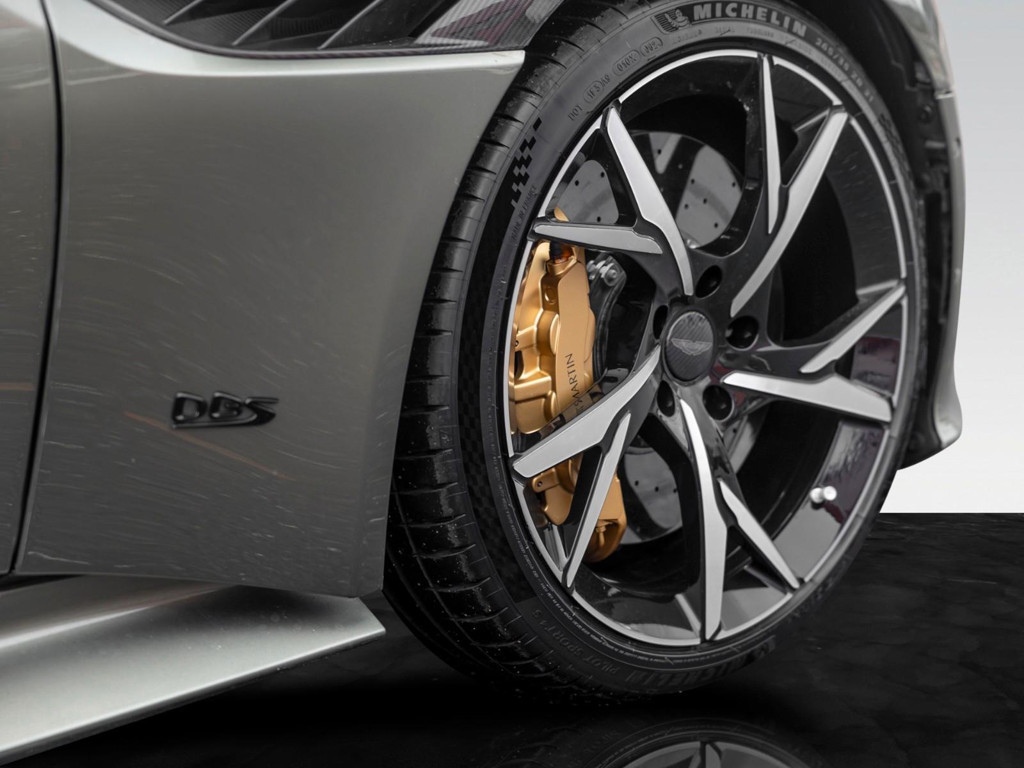 Aston Martin DBS