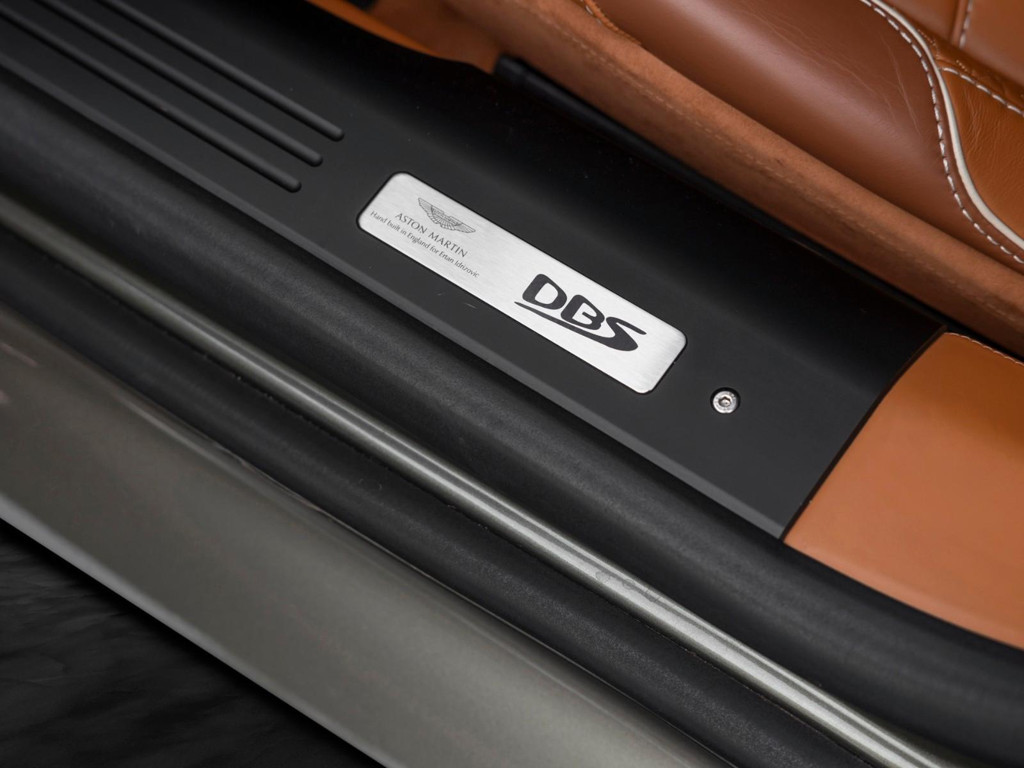 Aston Martin DBS