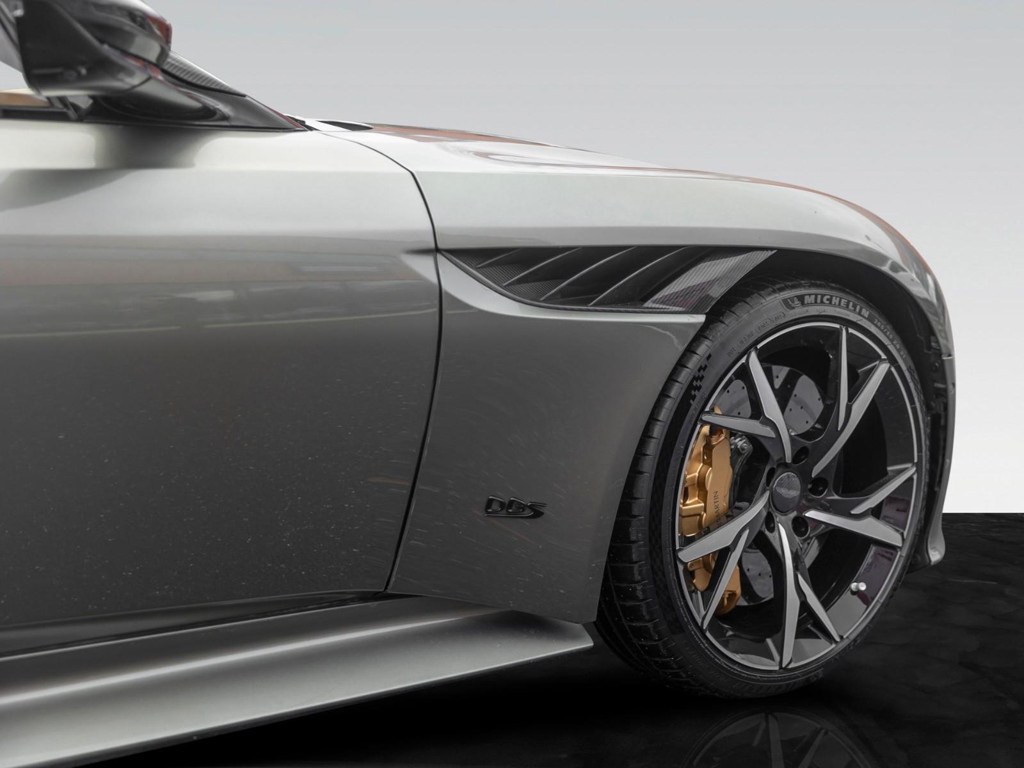 Aston Martin DBS