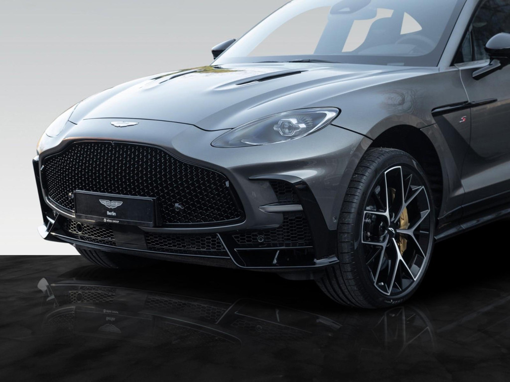 Aston Martin DBX