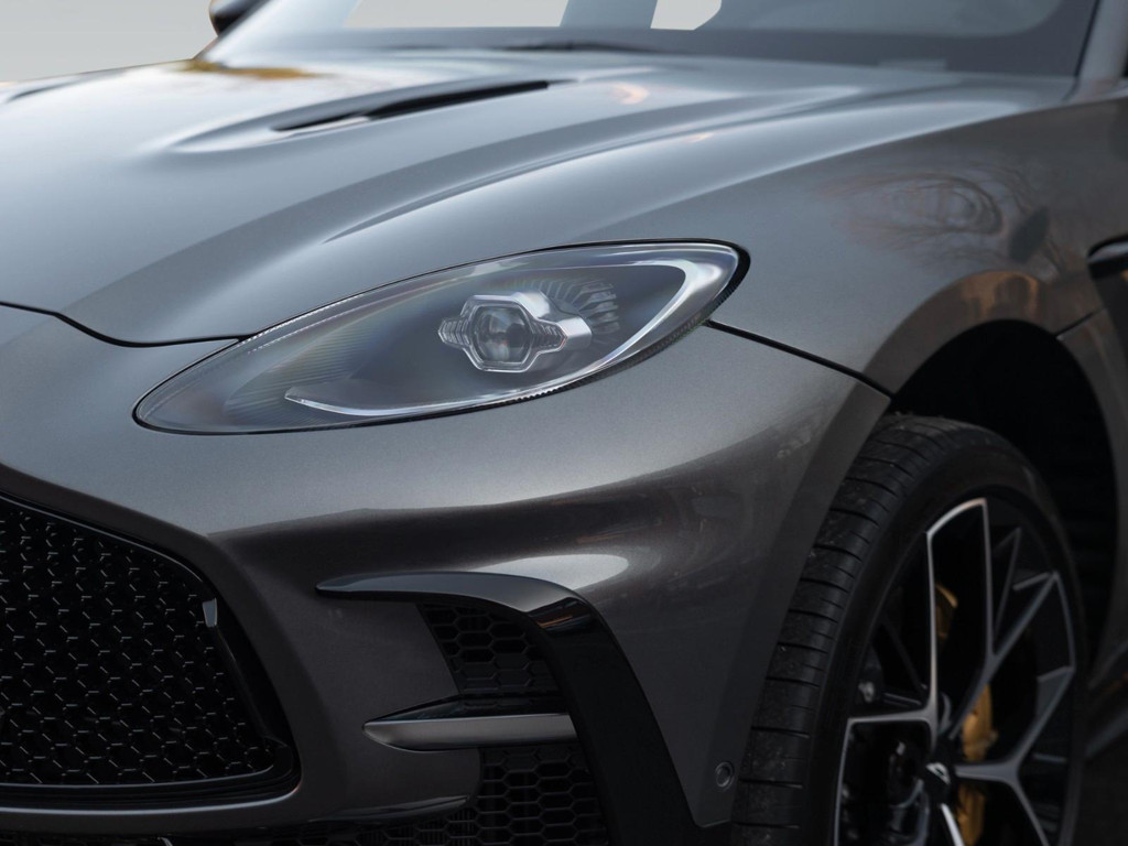 Aston Martin DBX