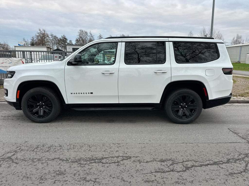 Jeep Wagoneer