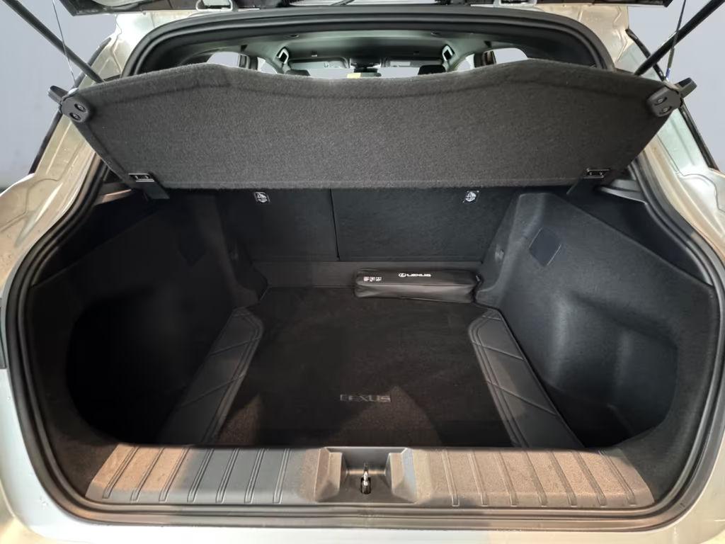 Lexus LBX