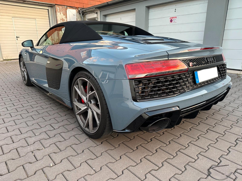 Audi R8