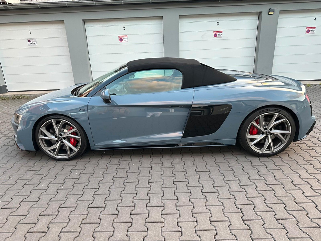 Audi R8