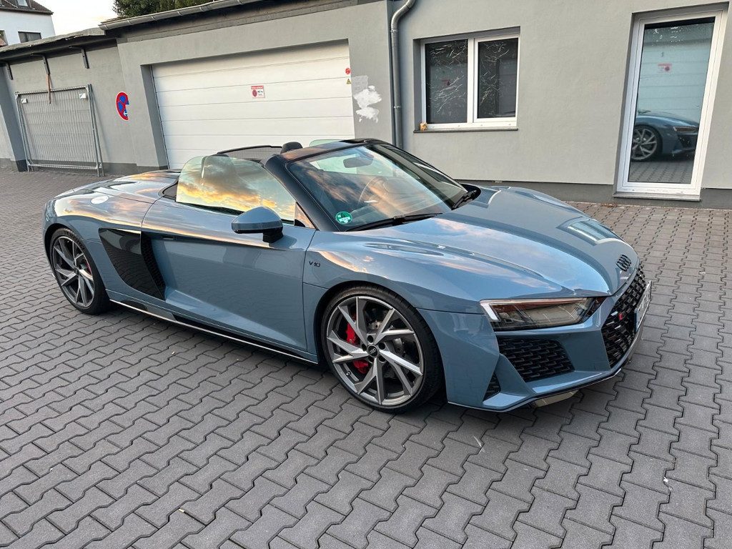 Audi R8