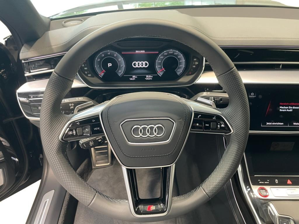 Audi S8