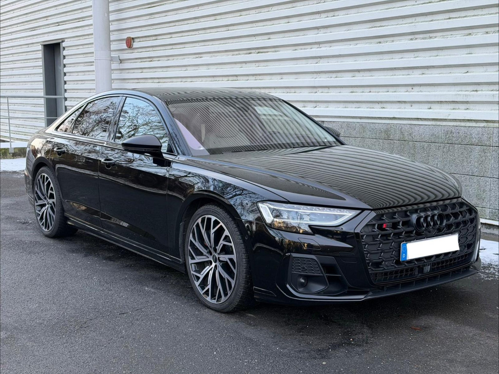 Audi S8