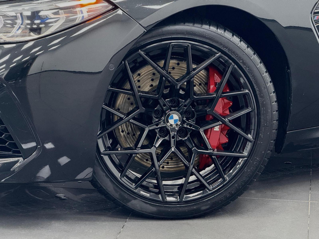 BMW M8