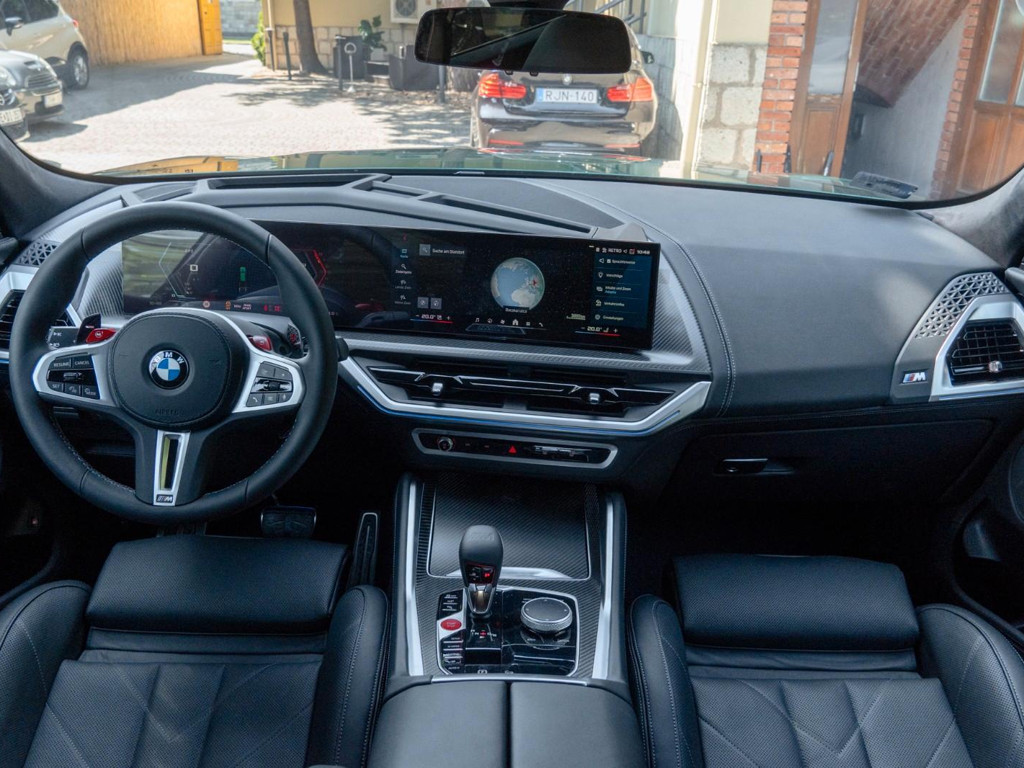 BMW XM