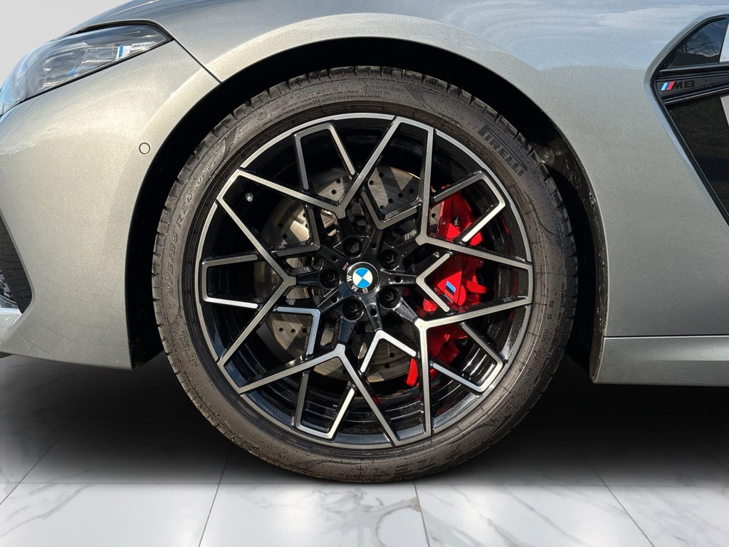 BMW M8