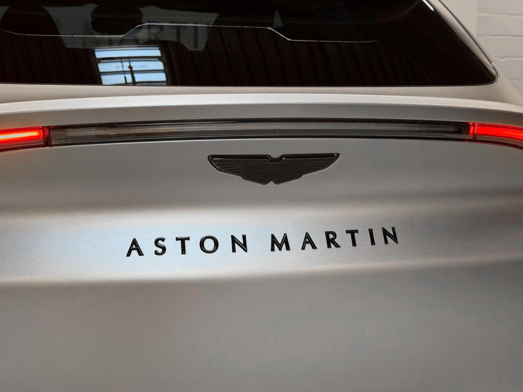 Aston Martin DBX