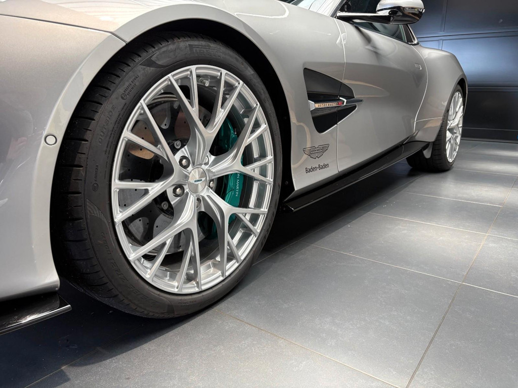 Aston Martin Vanquish